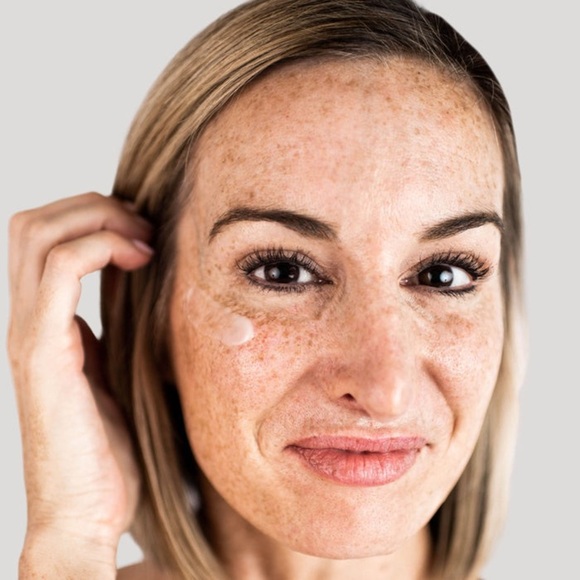 Ursula The Goddess Cream Daily Featherweight Cooling Gel Cream Moisturizer - NWB - Picture 4 of 8